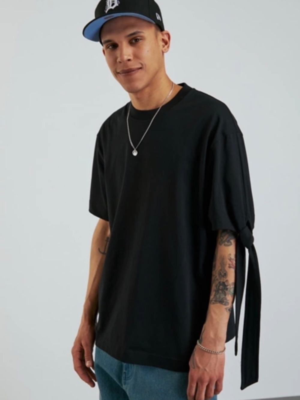 David Catalan Men’s Lace Tee - Picture 1 of 5